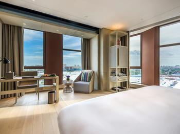 Novotel Shanghai Clover - Tap to explore photos