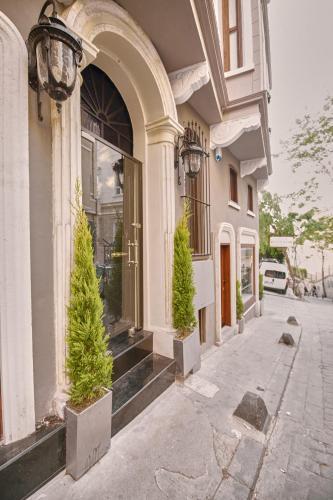 Arart Hotel - Tap to explore photos