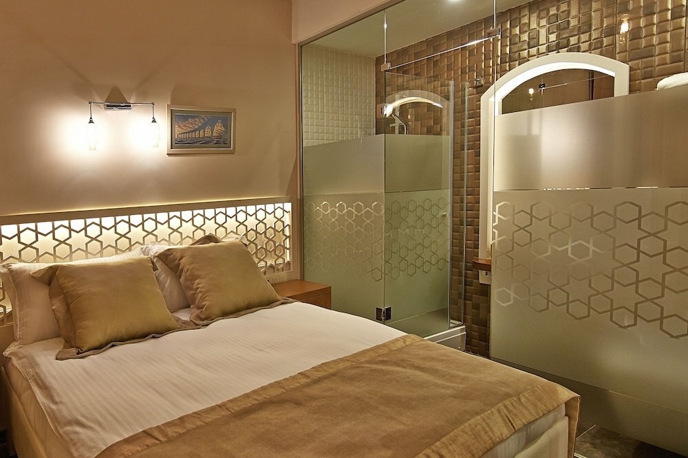 Arart Hotel Room Type - Comfort Room