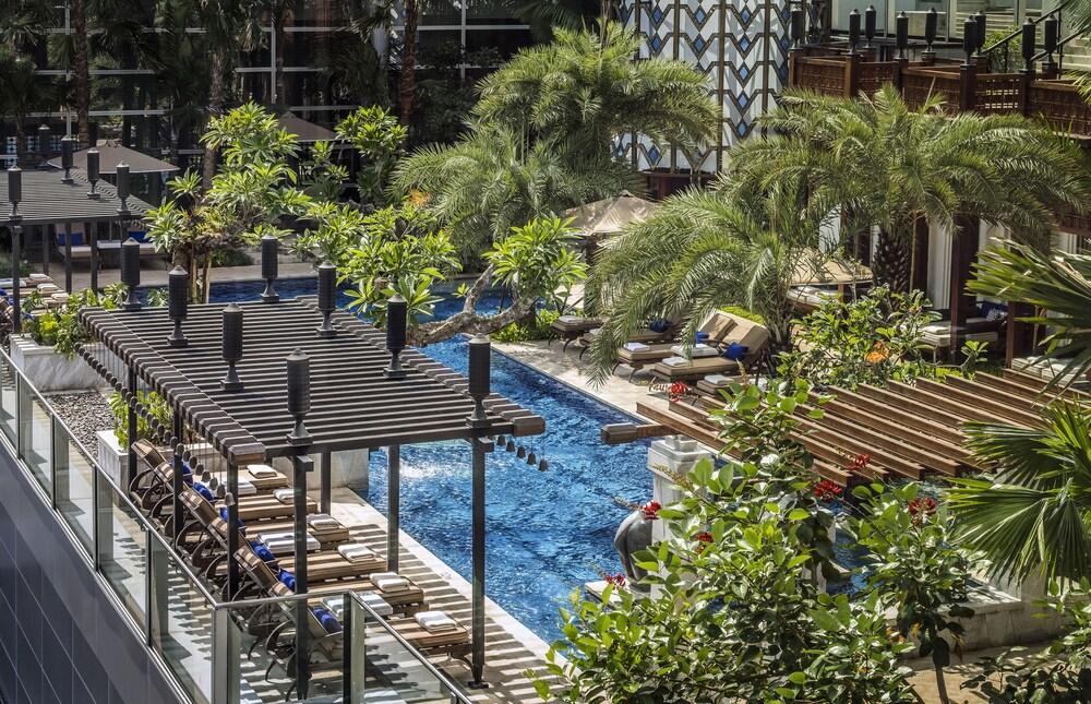 Four Seasons Hotel Jakarta - Tap to explore photos