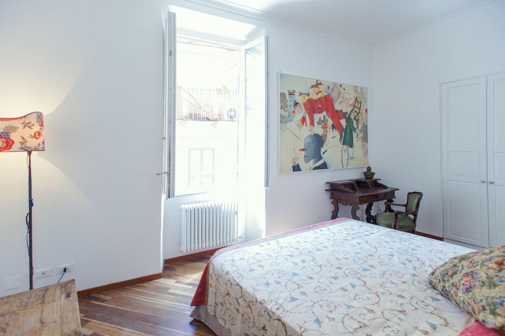 Pelliccia - WR Apartments - Tap to explore photos