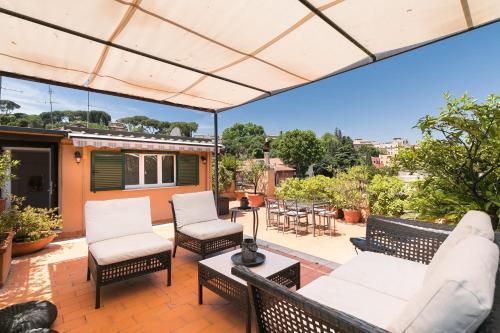 Trastevere Charming Penthouse Room Type - Three-Bedroom Apartment Trastevere Charming Penthouse Room Type - Three-Bedroom Apartment