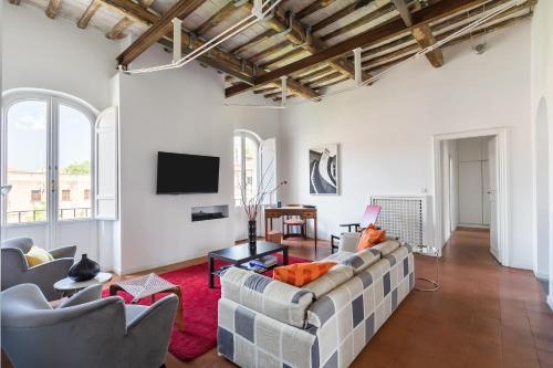 Trastevere Charming Penthouse - Tap to explore photos