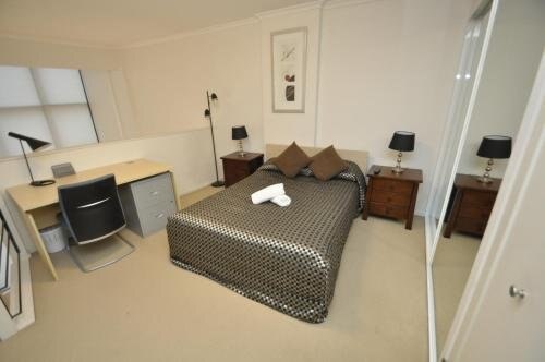 Darlinghurst Fully Self Contained Modern 1 Bed Apartment (POP) - Tap to explore photos