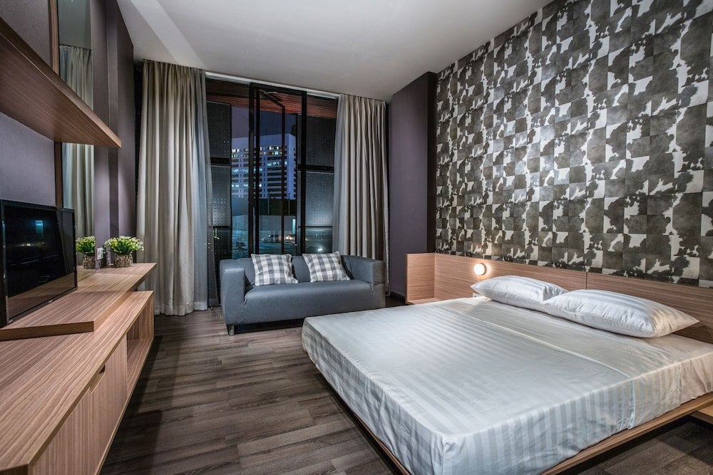 Upscale Suites Room Type - Deluxe Plus