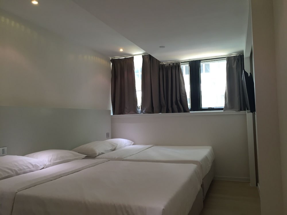 Homy Central Room Type - Family Room