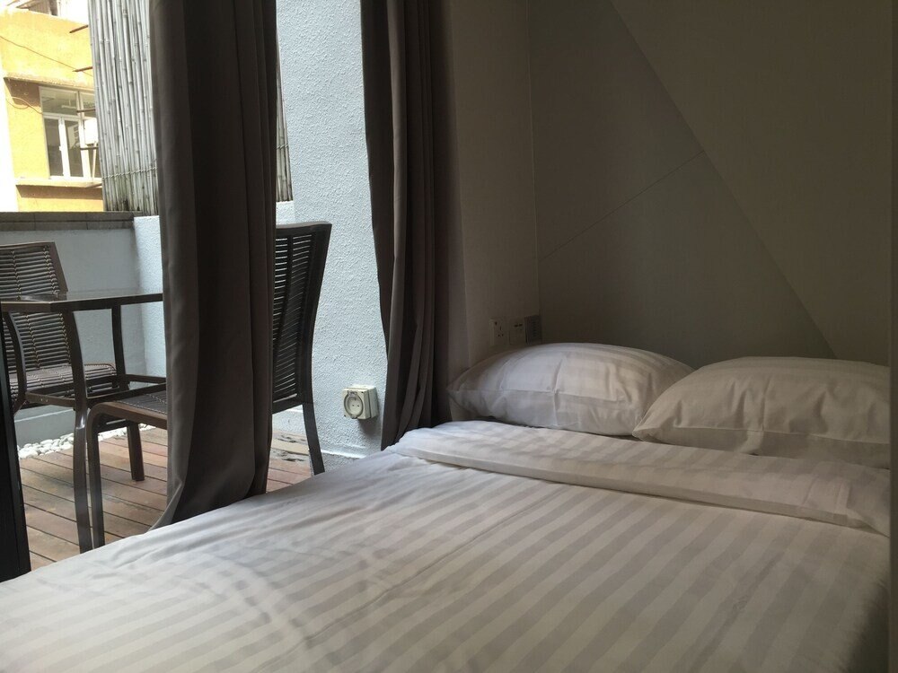 Homy Central Room Type - Semi-Double Room with Balcony