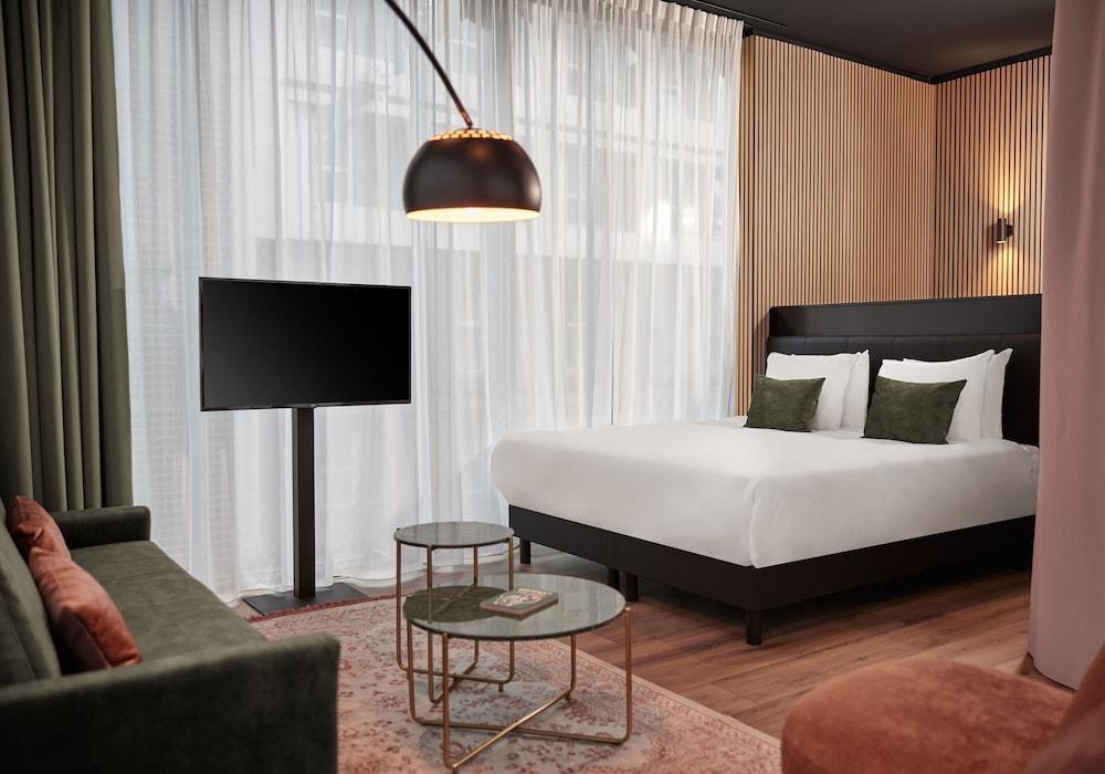 Hotel2Stay Room Type - Junior Suite