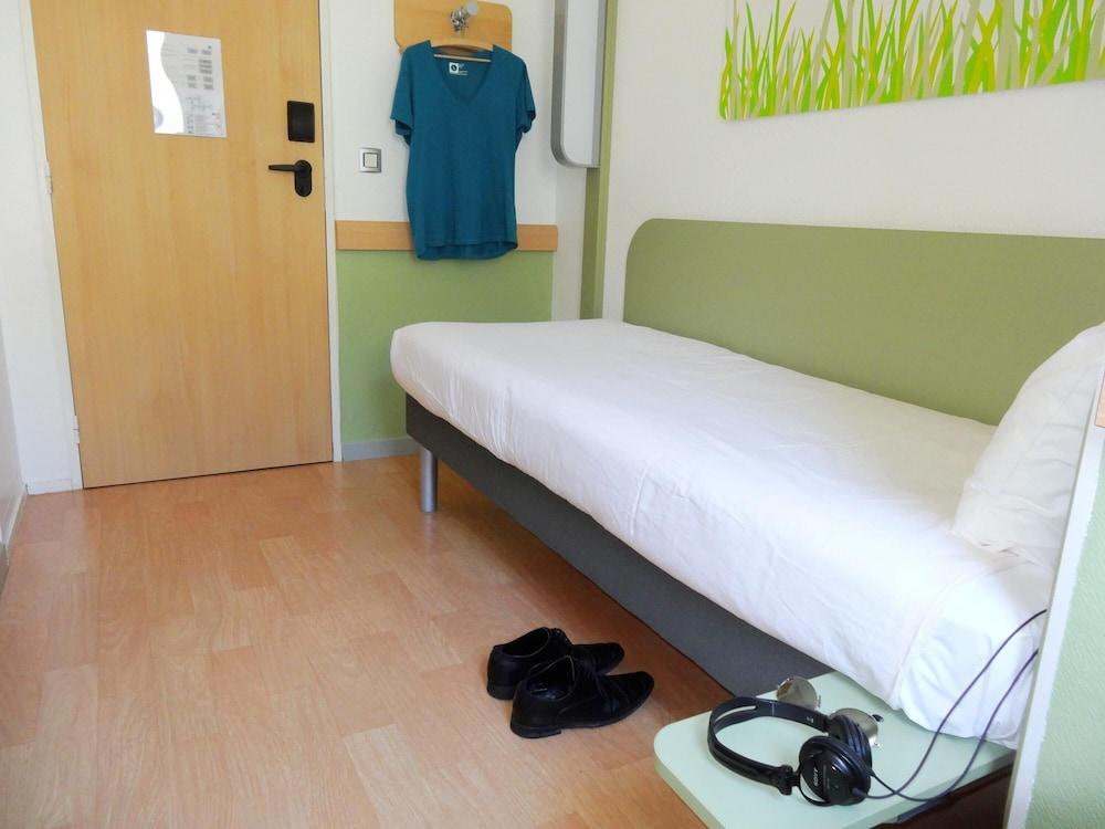 ibis budget Marne la Vall - Tap to explore photos