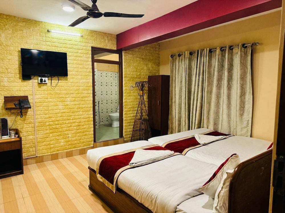 OYO 174 Shiva Shankar Hotel Room Type - Classic (2X)