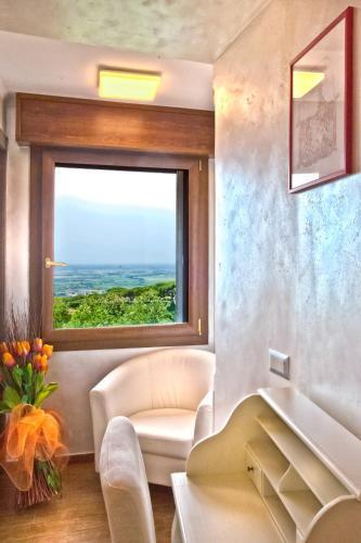 Atlantis Inn Castelgandolfo - Tap to explore photos