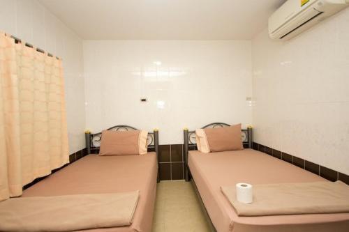 At Home Guest House Room Type - Standard Twin Room