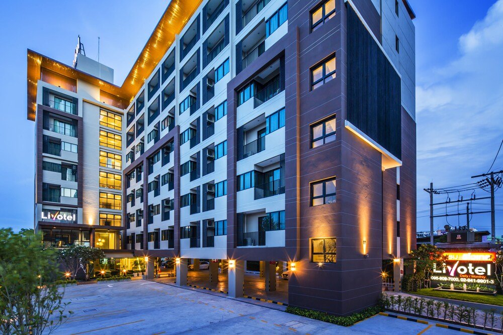 Livotel Hotel Kaset Nawamin Bangkok - Tap to explore photos