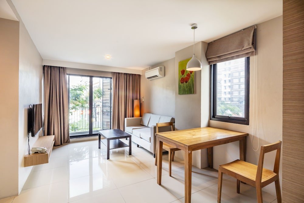 Livotel Hotel Kaset Nawamin Bangkok - Tap to explore photos