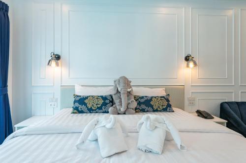 White Ivory Bed & Breakfast - Tap to explore photos