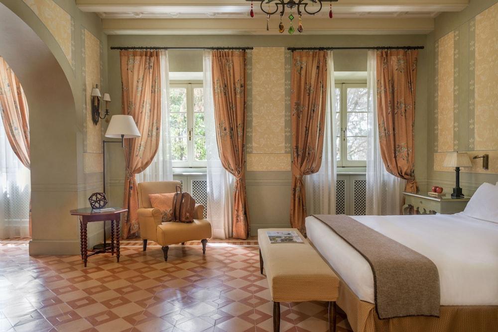 QC Grand Hotel Roma - Tap to explore photos