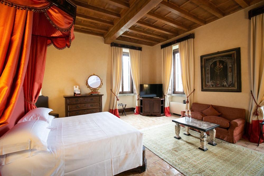 La Posta Vecchia Hotel Room Type - The Colonna Suite