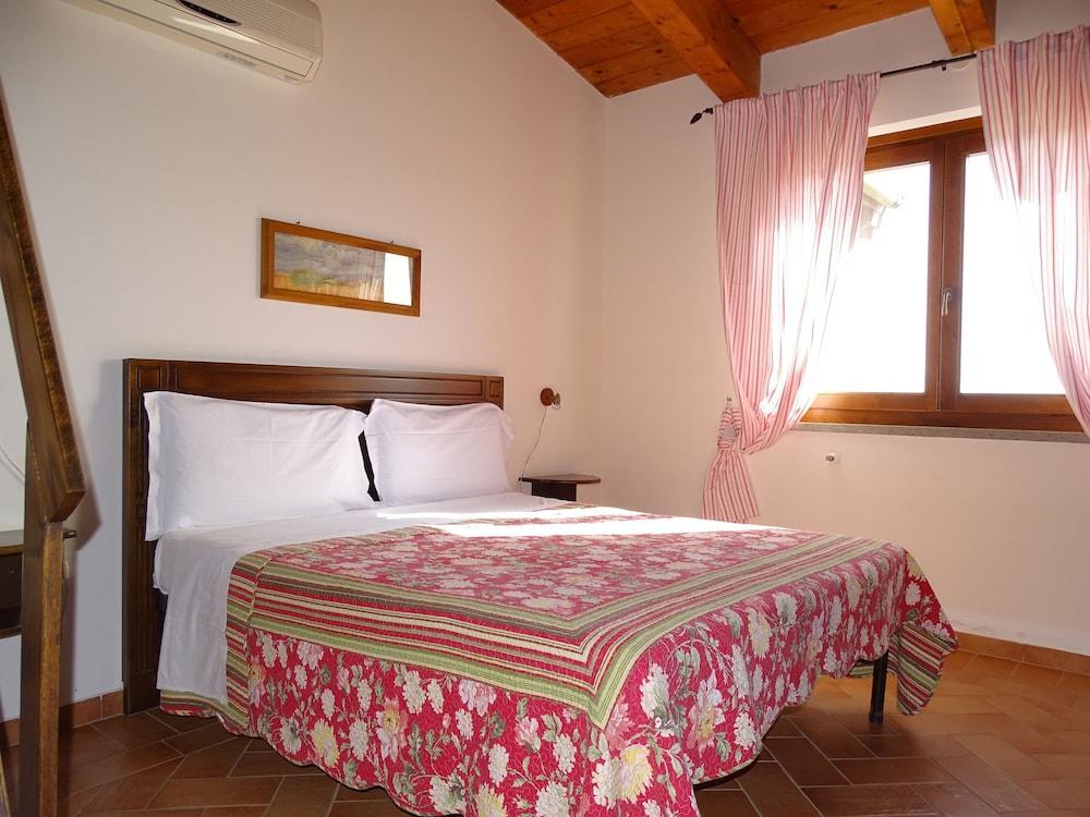 Agriturismo Podere 1248 - Tap to explore photos