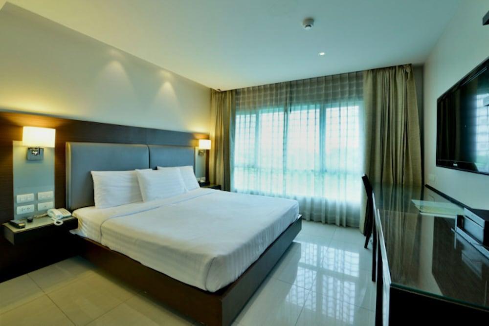 The Prestige Nana Room Type - Superior Room, 1 King Bed The Prestige Nana Room Type - Superior Room, 1 King Bed