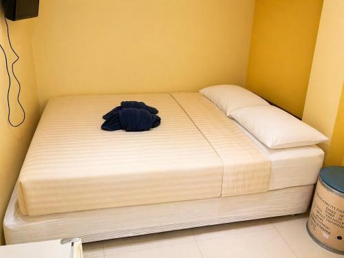 Au Bon Hostel Room Type - Double Room (No Window)