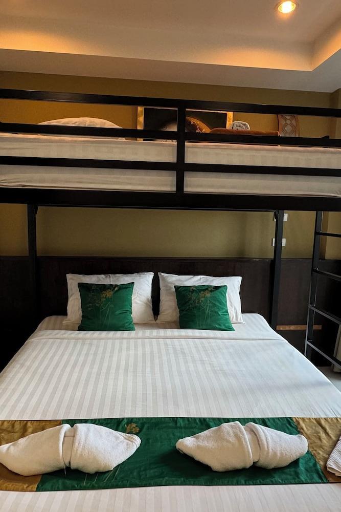 Adamaz House Room Type - Deluxe Triple Room