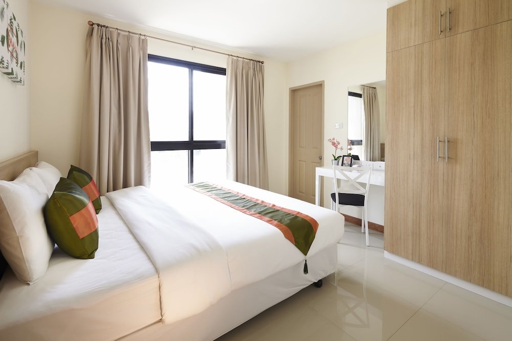 The Plimplace 2 Room Type - Suite, 2 Bedrooms The Plimplace 2 Room Type - Suite, 2 Bedrooms