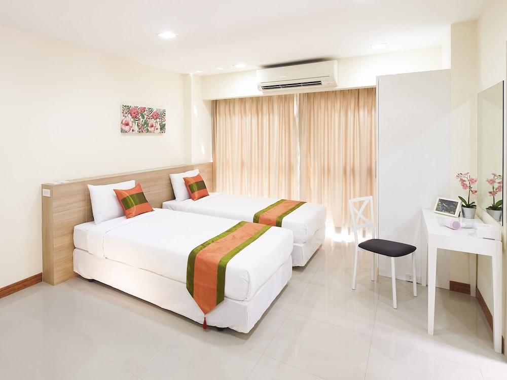 The Plimplace 2 Room Type - Deluxe Twin Room