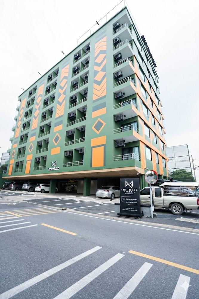 Infinite Hotel at Ratchada