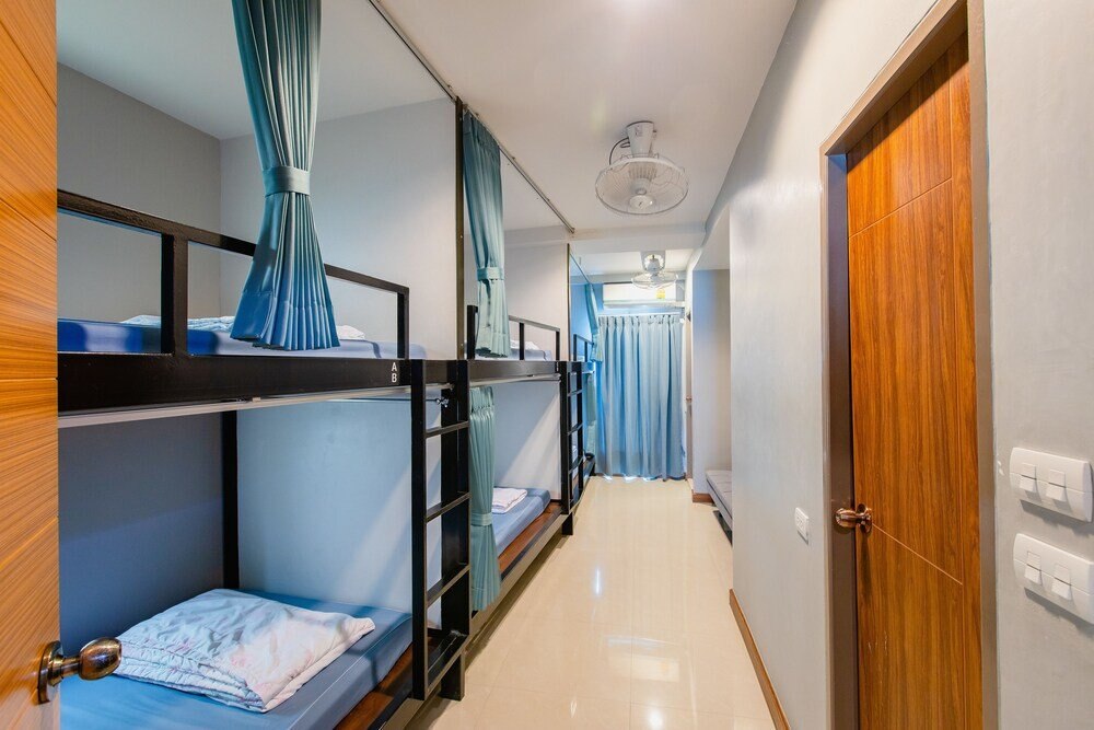 Restiny Hostel Room Type - Family Room 6 Beds