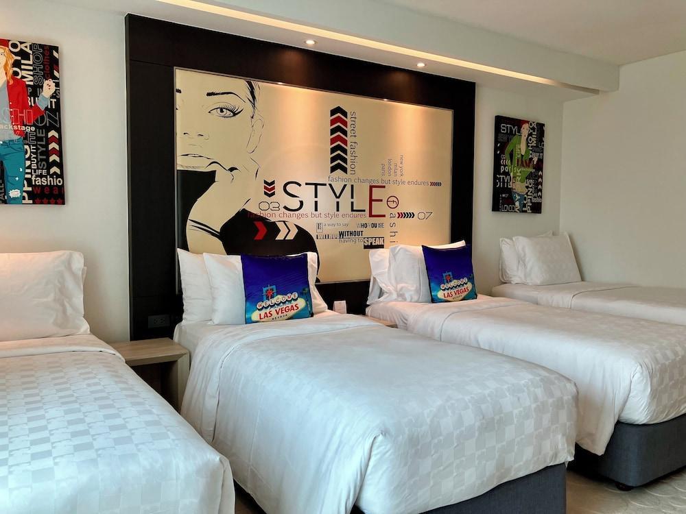 Hotel Clover Asoke Room Type - Quadruple Room