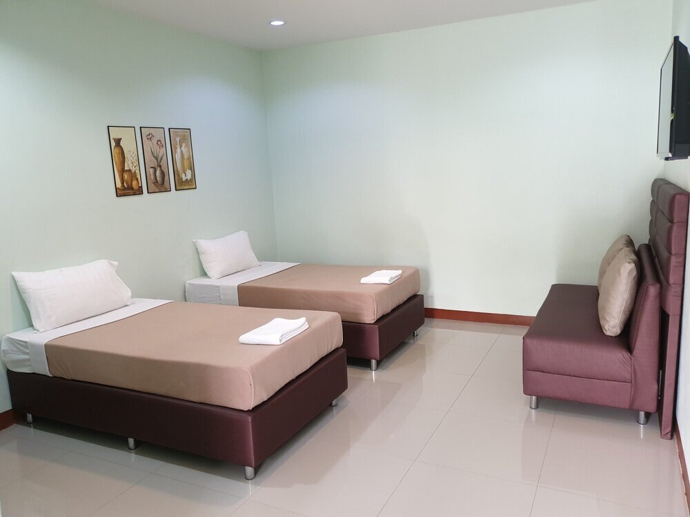 Friend's House Resort Room Type - Deluxe Twin Room