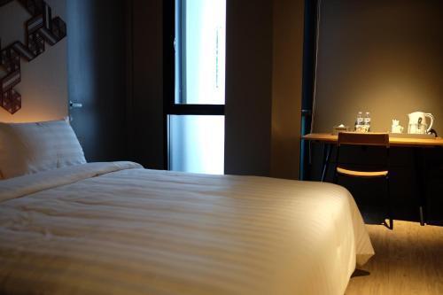 NAP Hotel Bangkok - Tap to explore photos