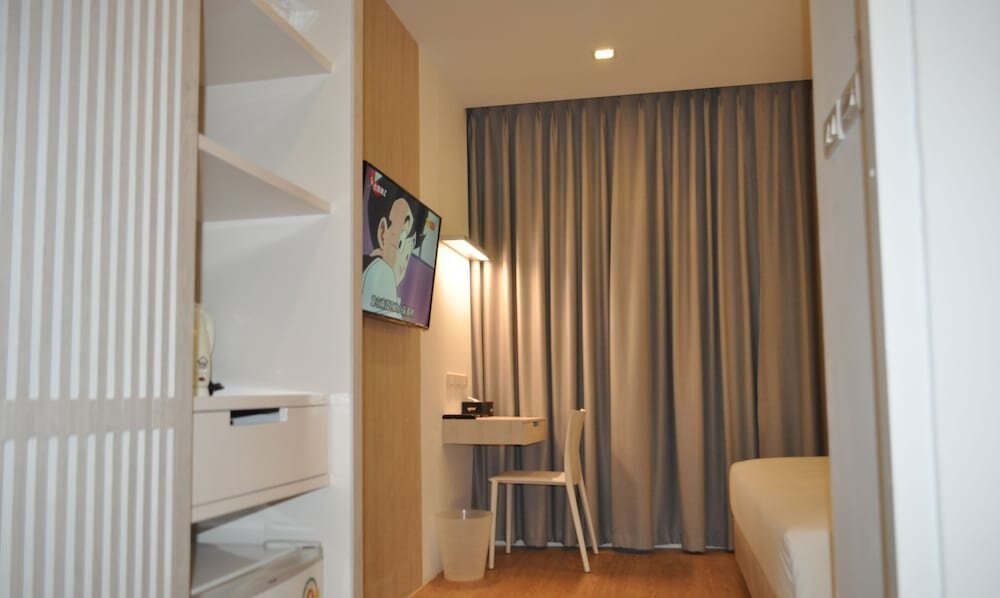 Rezt Bangkok - Hostel Room Type - Premier Double Room