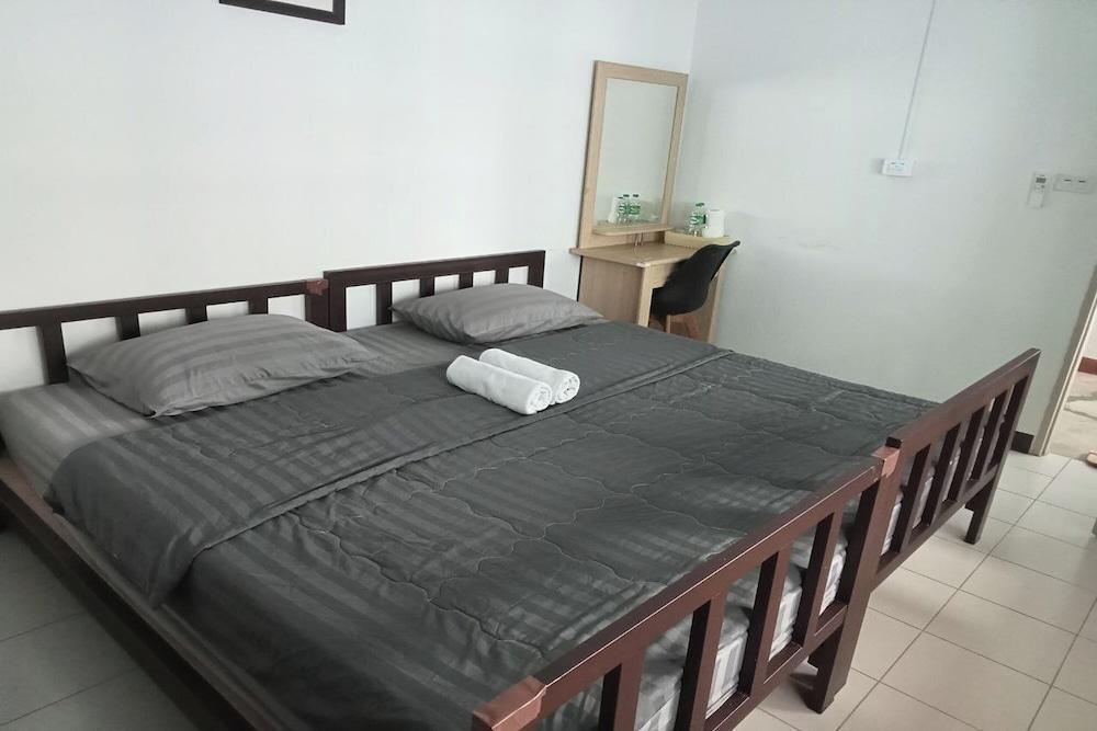 Sleep Dee Hostel Room Type - Standard Double Room, Private Bathroom, City View