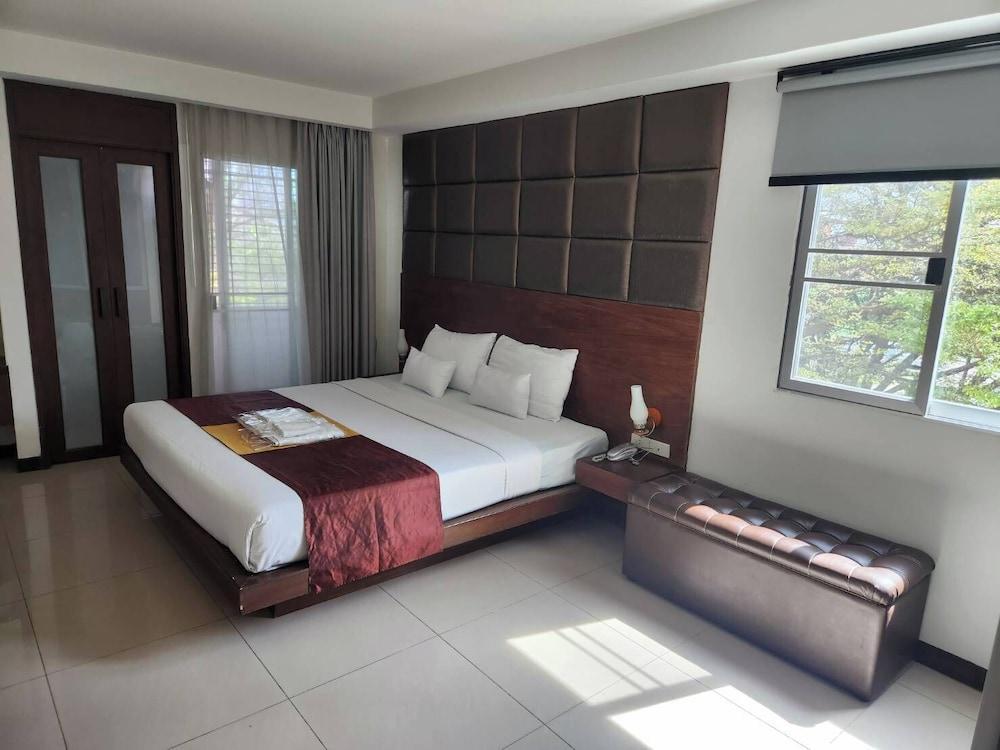 Collection O The Bangkok Cha Cha Suite - Tap to explore photos