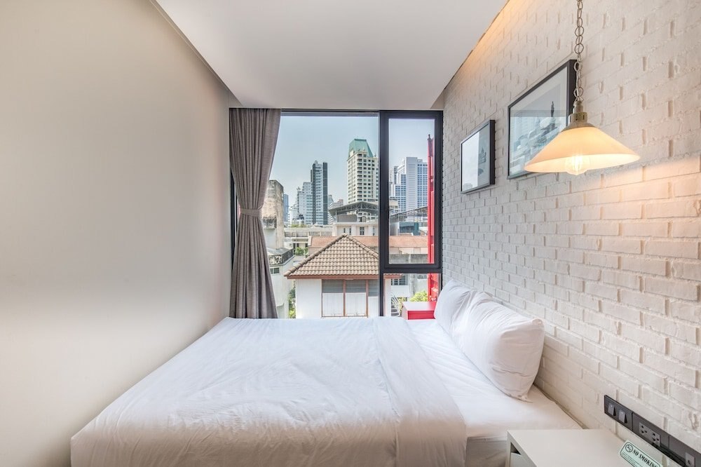 Sleep Box Sukhumvit 22 Room Type - Double Sweet Box