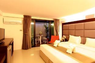 The Bangkok Major Suite - Tap to explore photos