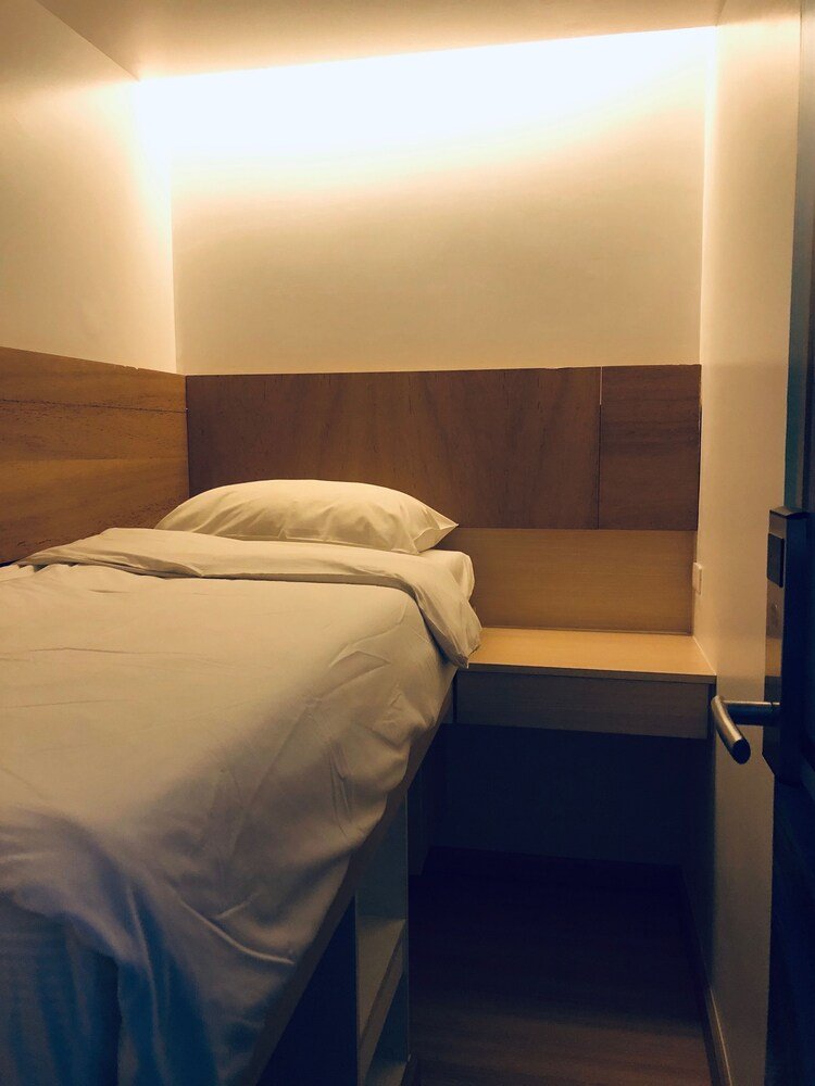 Good One Poshtel & Café Bar Room Type - Basic Single Room, 1 Twin Bed, Non Smoking, Shared Bathroom