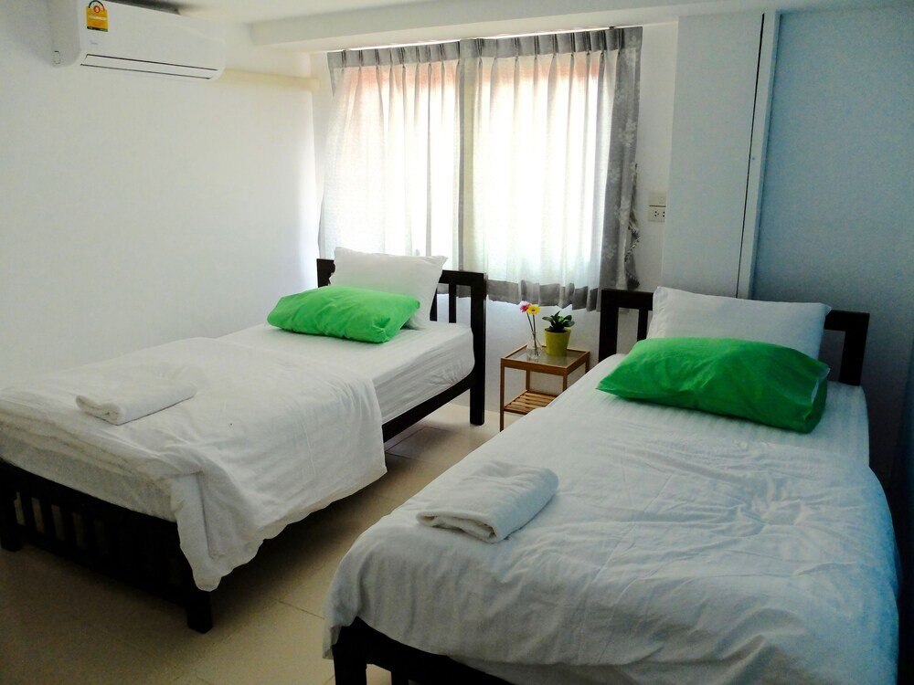 We Inn Room Type - Twin Room