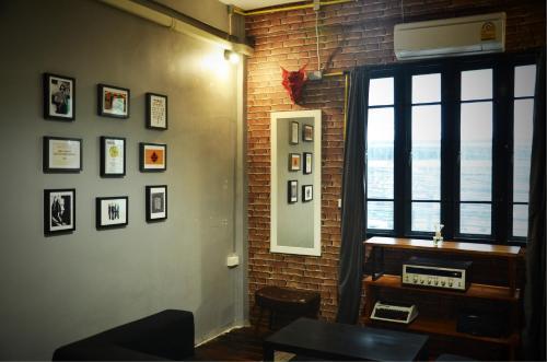 GOODFELLAS THONG LO HOSTEL #No check-in after 5pm #Please submit arrival time after booking - Tap to explore photos