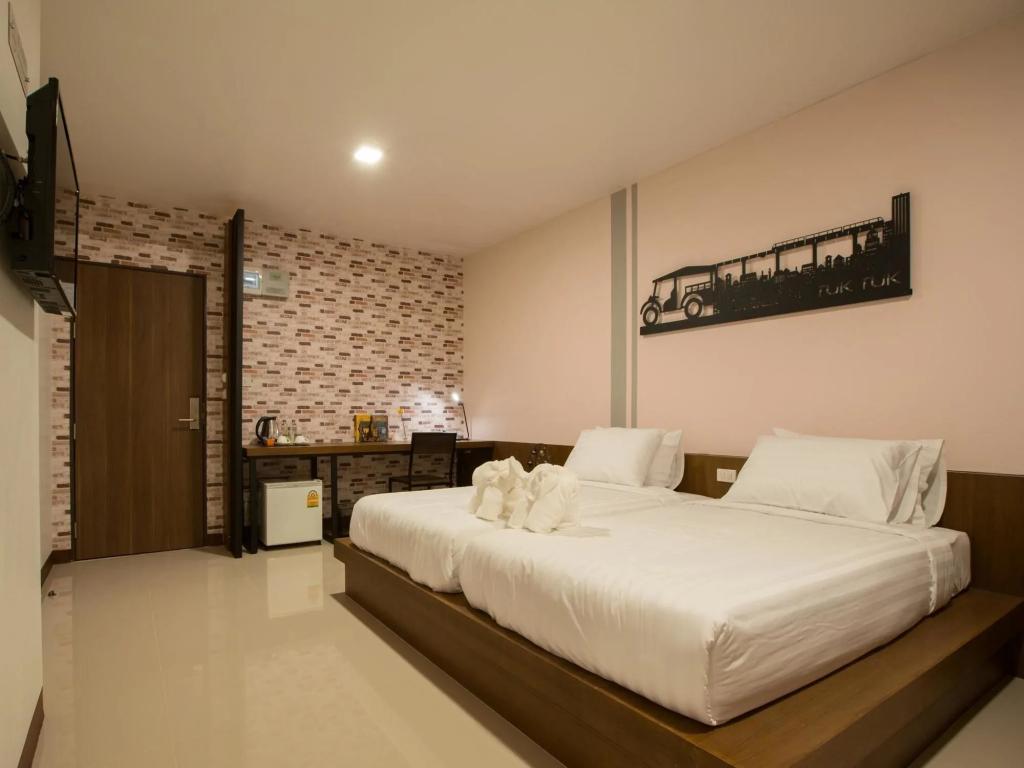 iChapter Hotel Suvarnabhumi - Tap to explore photos