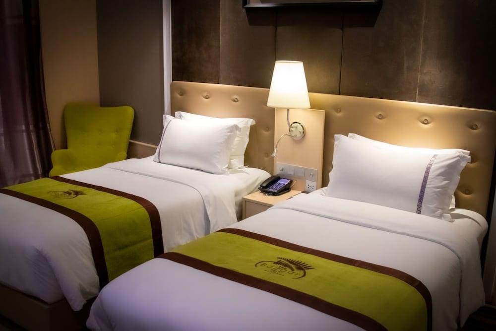 The Bazaar Hotel Bangkok – MRT Lat Phrao Ratchadapisek Room Type - Superior Room