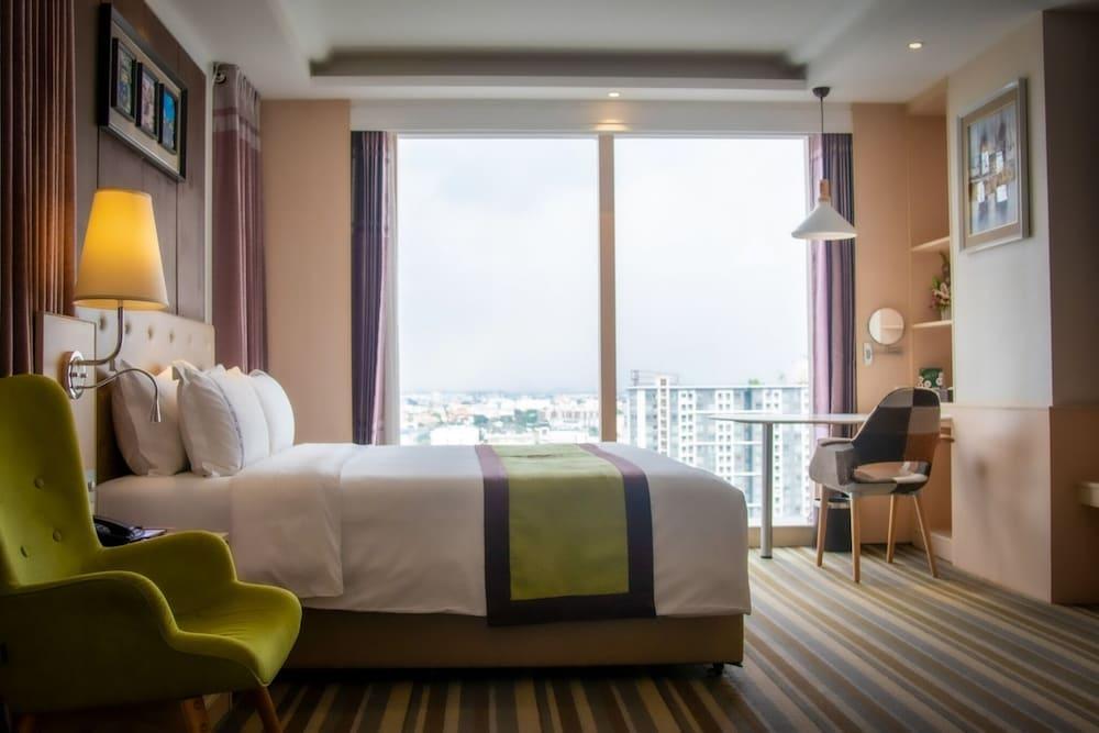 The Bazaar Hotel Bangkok – MRT Lat Phrao Ratchadapisek Room Type - DELUXE CARPET KING ROOM