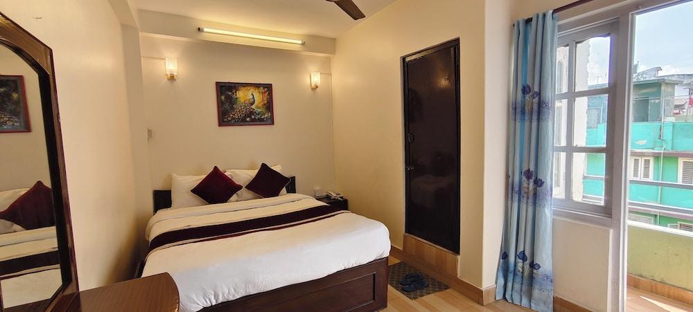 Hotel Pashupati Darshan Room Type - Deluxe Double or Twin Room, 2 Bedrooms