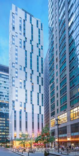 Four Points By Sheraton New York Downtown - Tap to explore photos