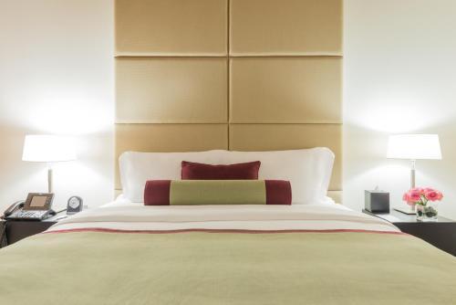 Oryx Airport Hotel - Tap to explore photos