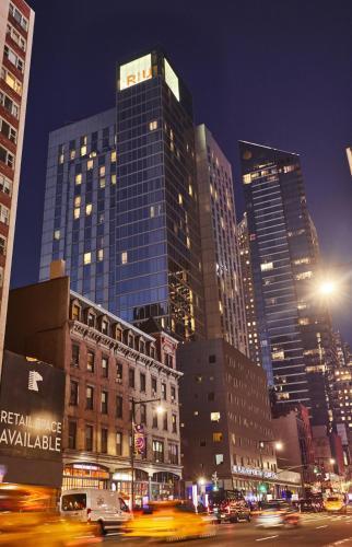 Hotel Riu Plaza New York Times Square - Tap to explore photos