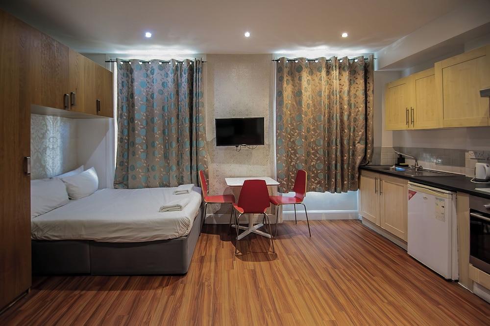 Imperial Court Studios Room Type - Standard Studio, Kitchen (Triple)