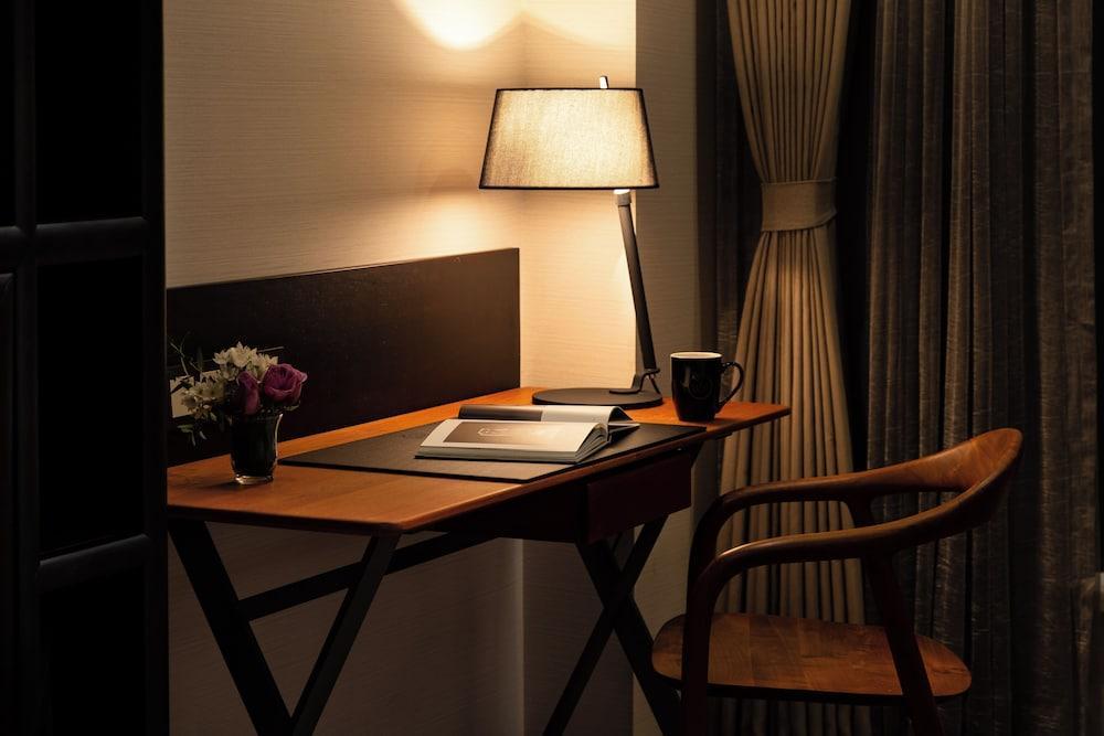 DoubleTree by Hilton Shanghai Hongqiao - Tap to explore photos