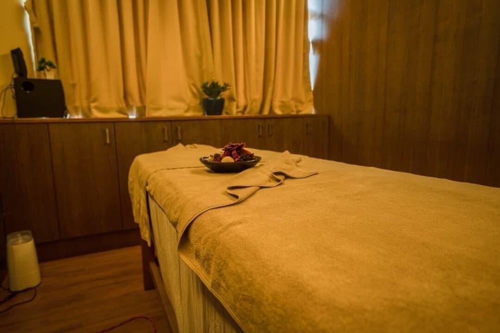 City Hotel Thimphu - Tap to explore photos